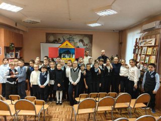Встреча в Центральной библиотеке Павловского Посада с представлением рождественского вертепа для лицеистов — фото 2