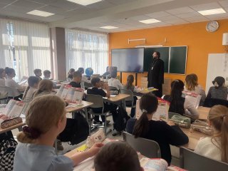 Открытый урок о богослужебных книгах в лицее №2 деревни Саурово — фото 2
