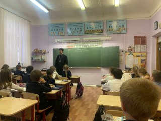 Встреча со священником в МОУ СОШ №18 в деревне Саурово