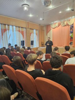 Встреча со священником в гимназии №2 города Щёлково