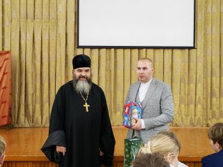 Беседа с благочинным в Ликино-Дулевской гимназии в рамках Рождественских чтений