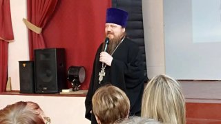 Участие настоятеля в акции по сдаче ОГЭ и ЕГЭ в МОУ «Гимназия» города Павловский Посад — фото 2