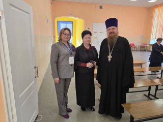 Участие настоятеля Никольского храма во всероссийской акции в МОУ «Лицей №2 им. В.В. Тихонова» города Павловский Посад — фото 2