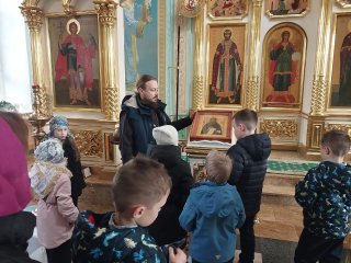 Экскурсия в Троицкий храм с. Шарапово для учеников МБОУ «Коробковский лицей