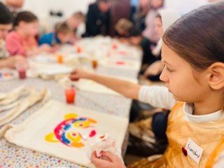 Мастер-класс по росписи сумок в воскресной школе Казанского храма города Павловский Посад — фото 3