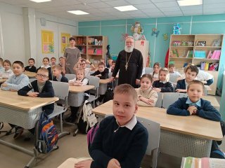 Встреча со священником в МОУ СОШ №14 г. Электрогорск (корпус 2)