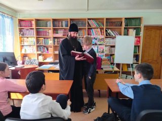 Беседа о православной книге в школе-интернате города Павловский Посад — фото 2
