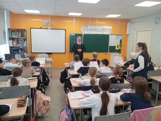 Встреча духовенства с педагогами и учениками в МОУ СОШ №14 г. Электрогорск — фото 2