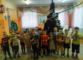 Посещение настоятелем дошкольного отделения «Заинька» МОУ СОШ № 18 в Павловском Посаде
