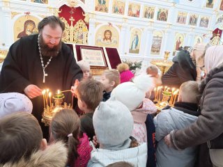 Экскурсия воспитанников дошкольного отделения «Гнездышко» МОУ «Лицей» в храм Всех святых города Электрогорск — фото 4